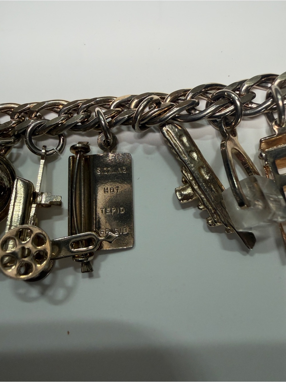 Vintage 1950s Gold Tone Charm Bracelet Keys Diary Globe Mid Century Estate - Picture 5 of 12